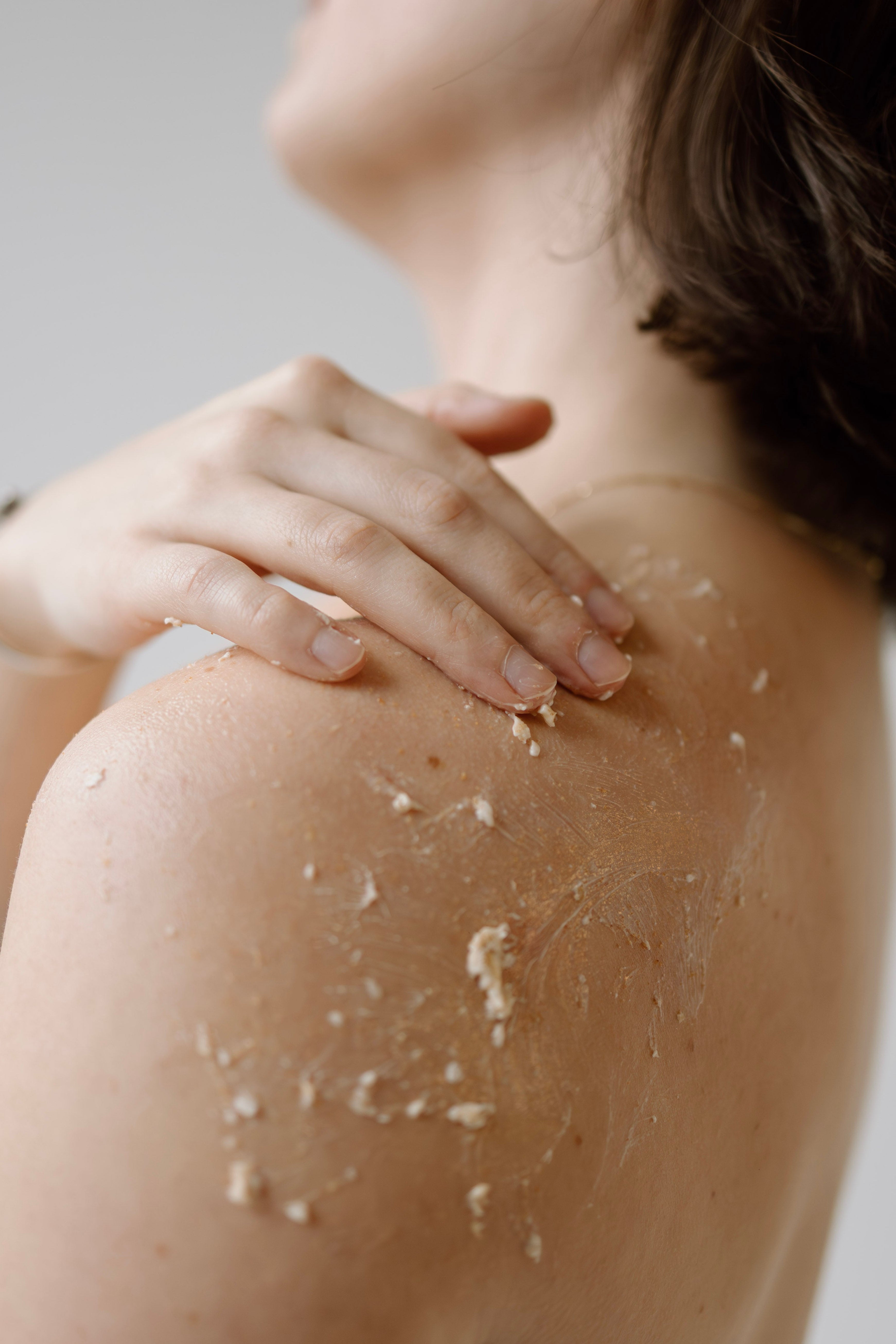 Honey Love Gentle Oat Body Scrub