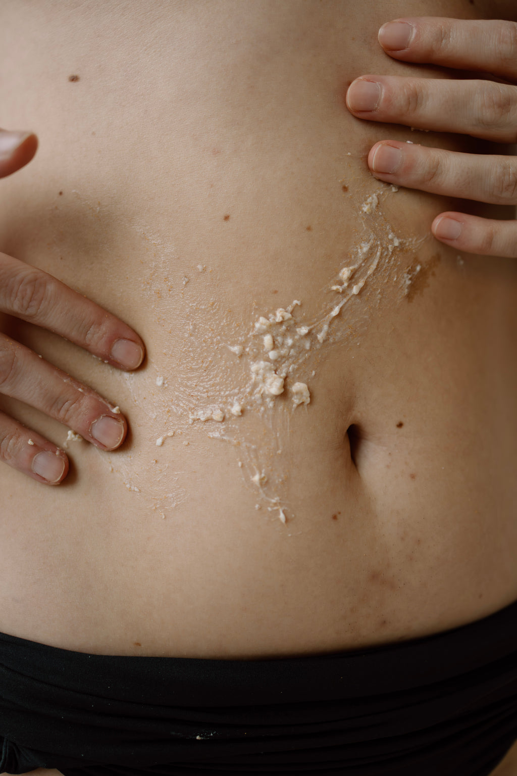 Honey Love Gentle Oat Body Scrub