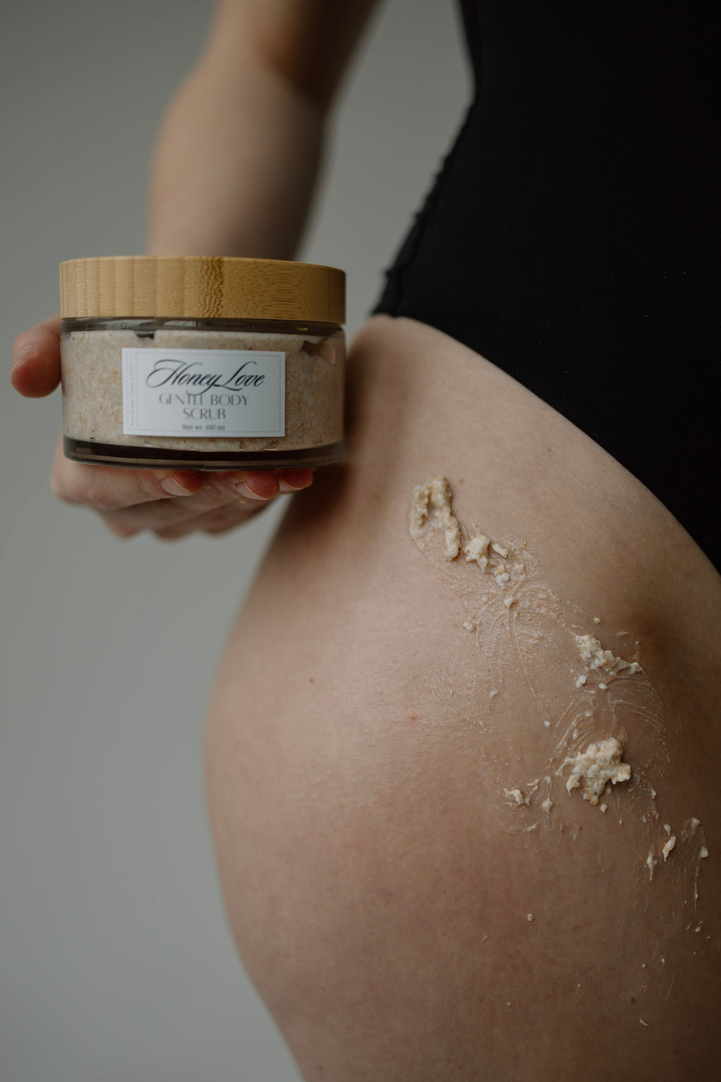 Honey Love Gentle Oat Body Scrub