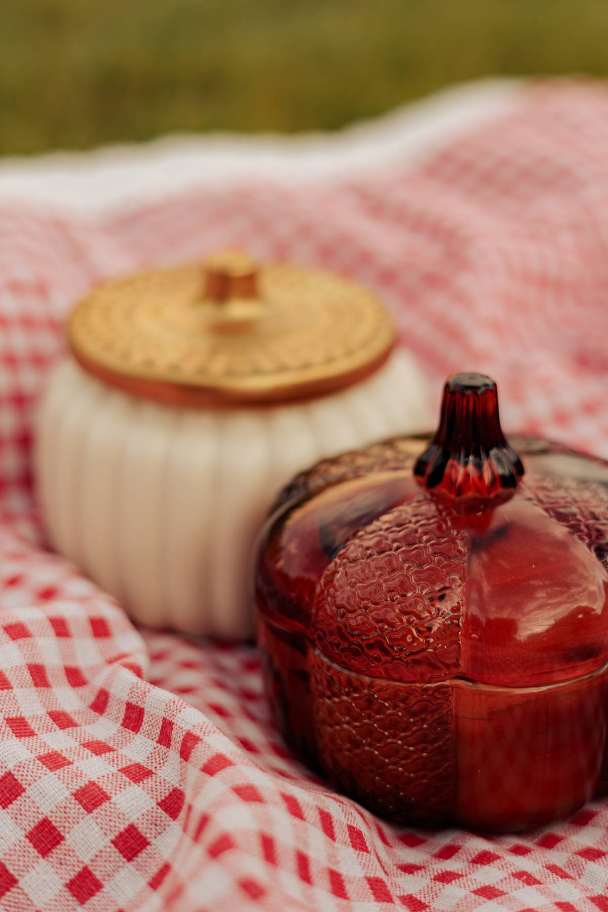 Falling- 16oz Ceramic Pumpkin Candle